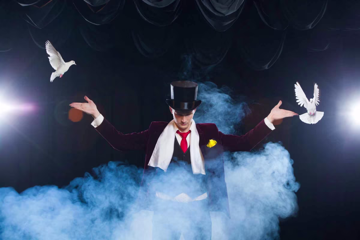 Affordable Corporate Magician Boston for Business Events | Magician Peter
